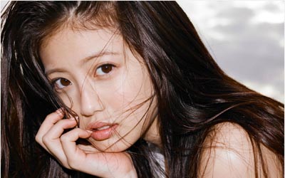 Mio Imada 今田美桜, 週プレ PHOTO BOOK 「福岡一の美少女inサニーサイド」 Chapter.01